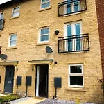 Impressive Urban Townhouse - Centre Дом отдыха