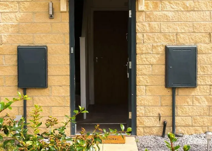 Impressive Urban Townhouse - Centre *