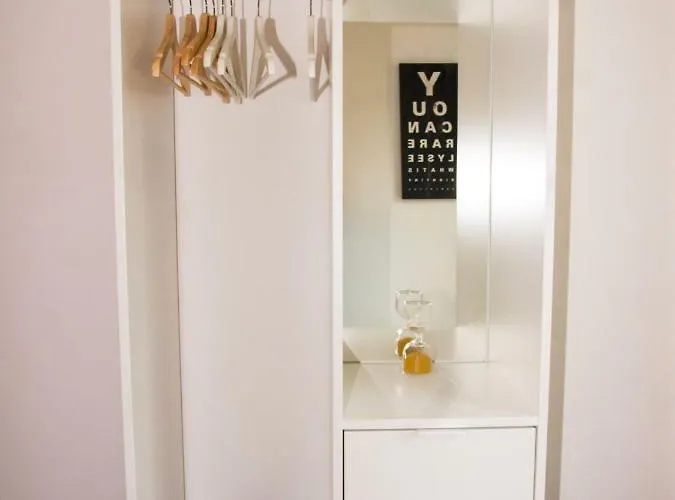 Impressive Urban Townhouse - Centre *