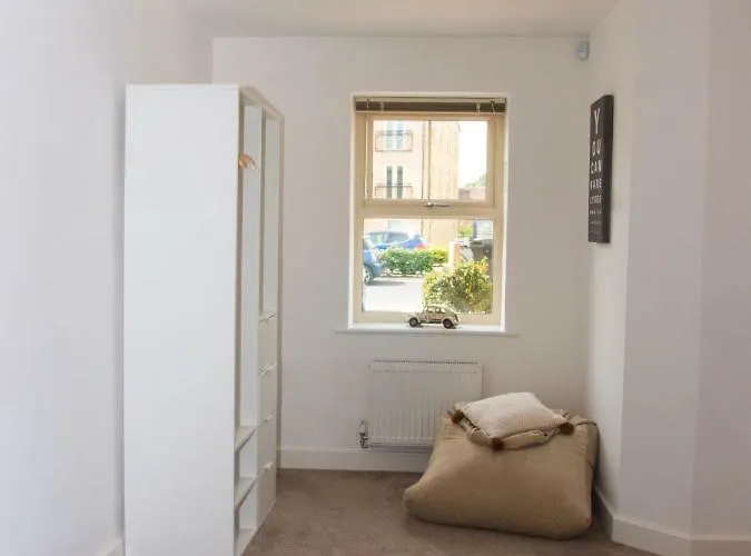 בית נופש Impressive Urban Townhouse - Centre לידס